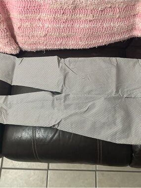 Ricki's Light Gray Geometric Tote Interior